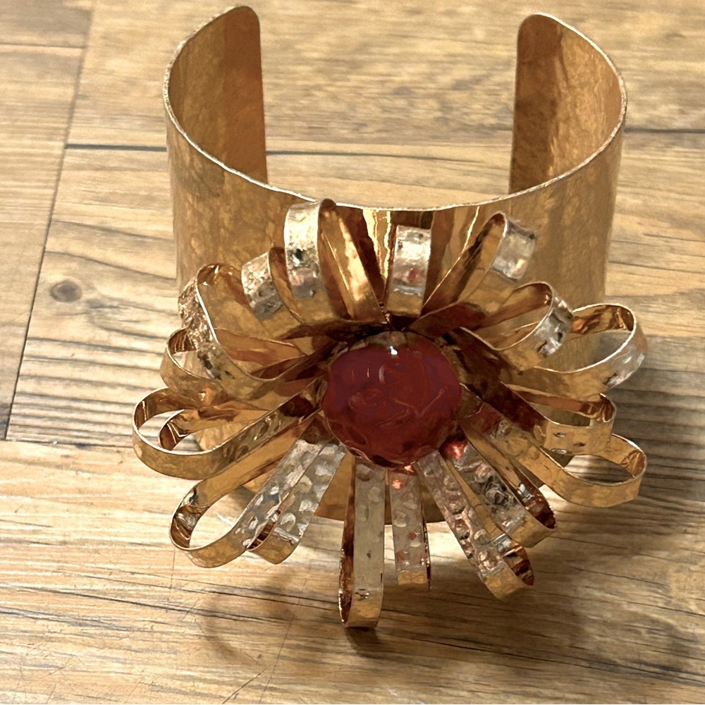 Nwt- Zara flower cuff bracelet - Picture 3 of 6